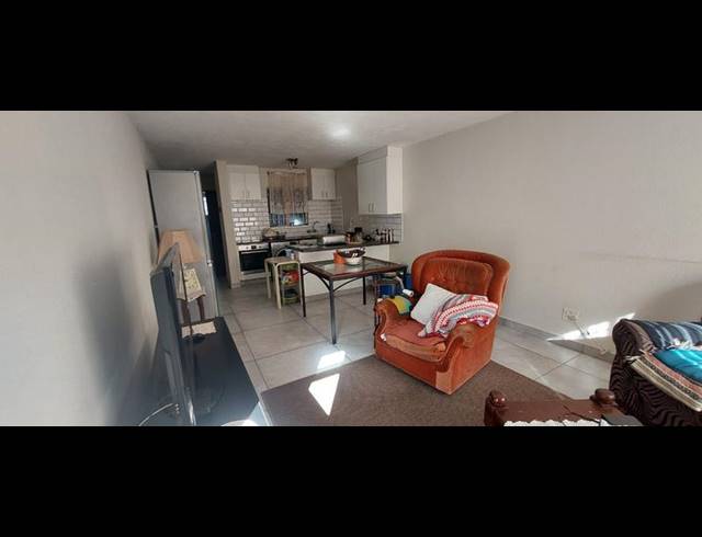 3 BEDROOM TOWNHOUSE FOR SALE IN MULBARTON